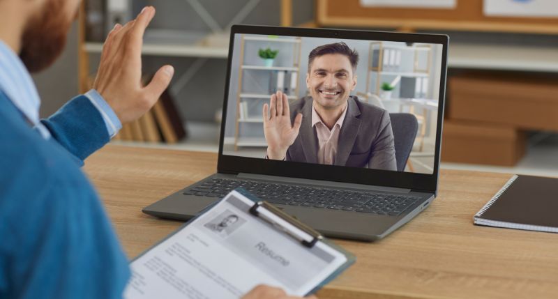 HOW TO PRESENT YOURSELF IN AN ONLINE INTERVIEW