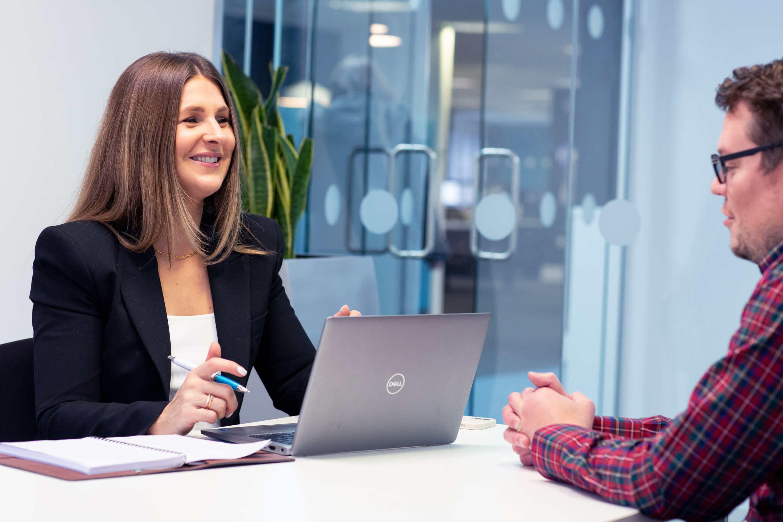 cyber security recruitment team are having a one to one meeting